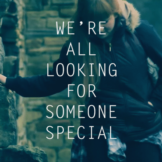 41 1_ADifferentLoveStory_Mon