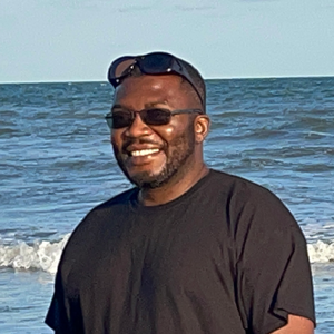 Profile photo of Simon